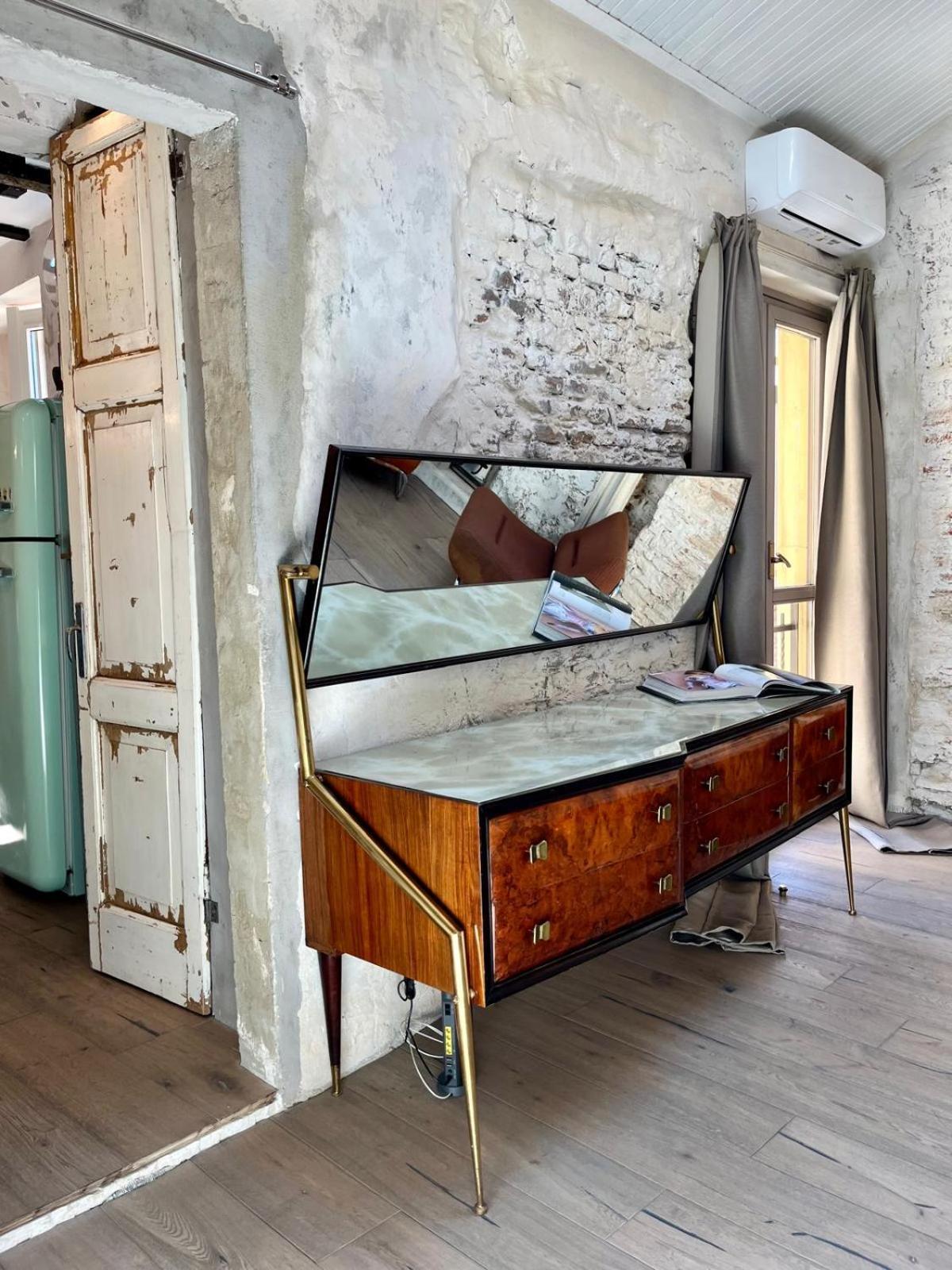 Charming And Design Attic Loft Central Milan In Coolest Area Navigli Ticinese Exterior photo
